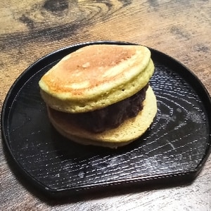 お弁当に和菓子デザート　緑茶どら焼き